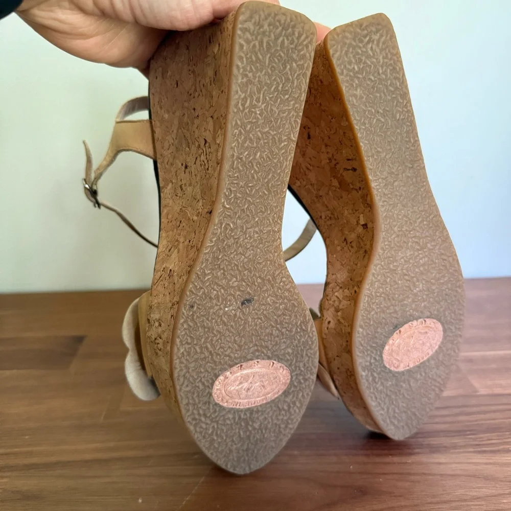 Salpy Beige Leather and Cork Wedge Ankle Strap Heels Sandals, Flowers, size 8.5